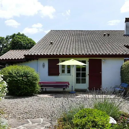 Апартаменты Baskoparadis I Eco-gites I Calme I Vue I Anes I Jardin I Montagne I Nature Louhossoa